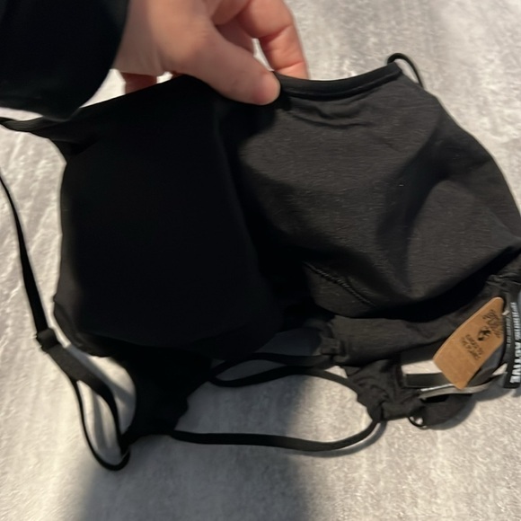 VS Pink Ultimate Lightly Lined Strappy-Back Sports Bra Pink or Black Small crop - Picture 6 of 10